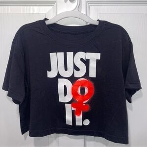 Nike Just Do It Cropped Tee Women’s